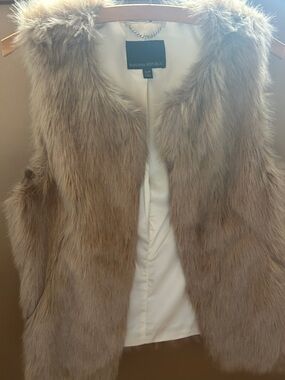 Banana Republic Plush Faux Fur Vest in Light Tan